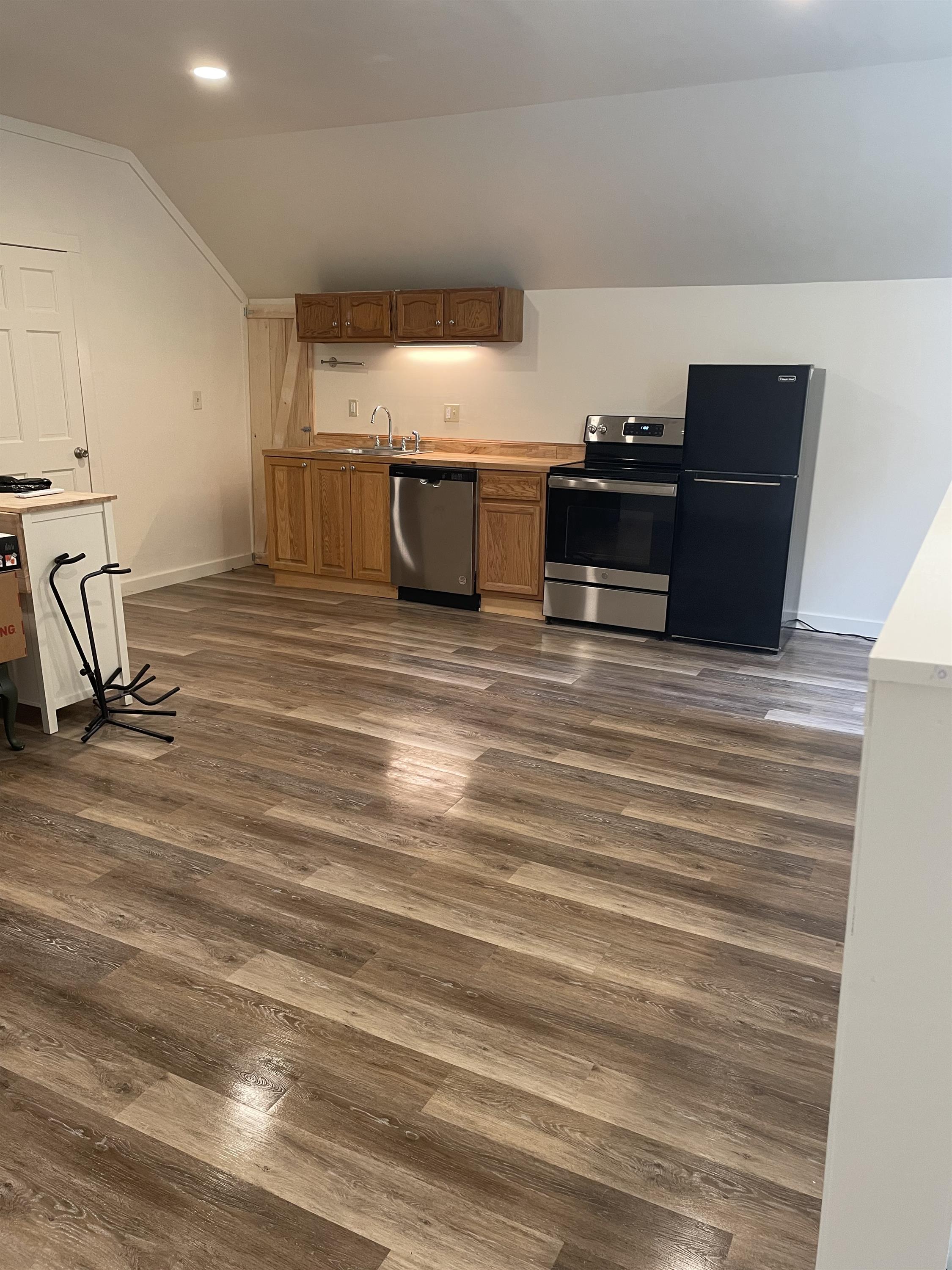 14 Russell St - D#1